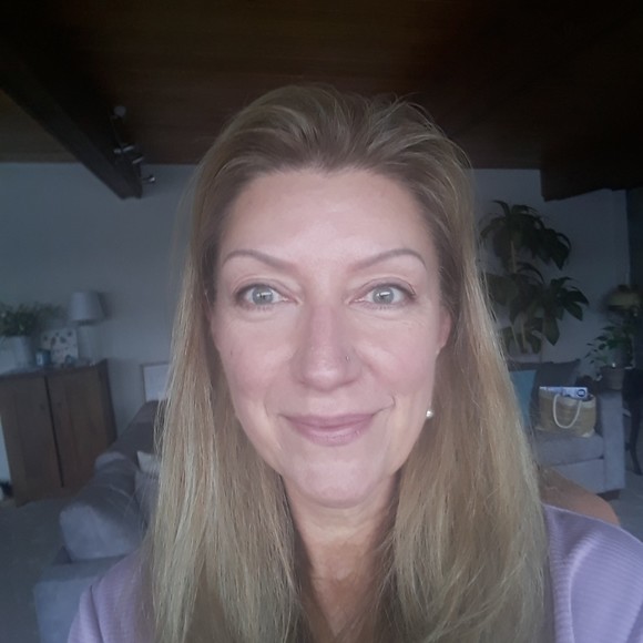 Meet your Posher, Cindy - Picture 1 of 1